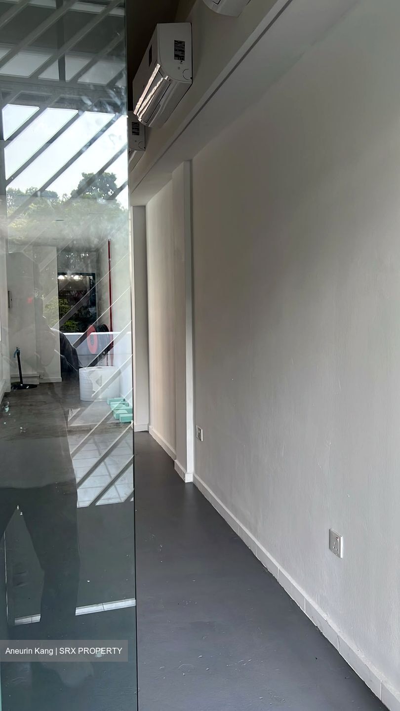 New Bridge Road (D2), Office #621229751